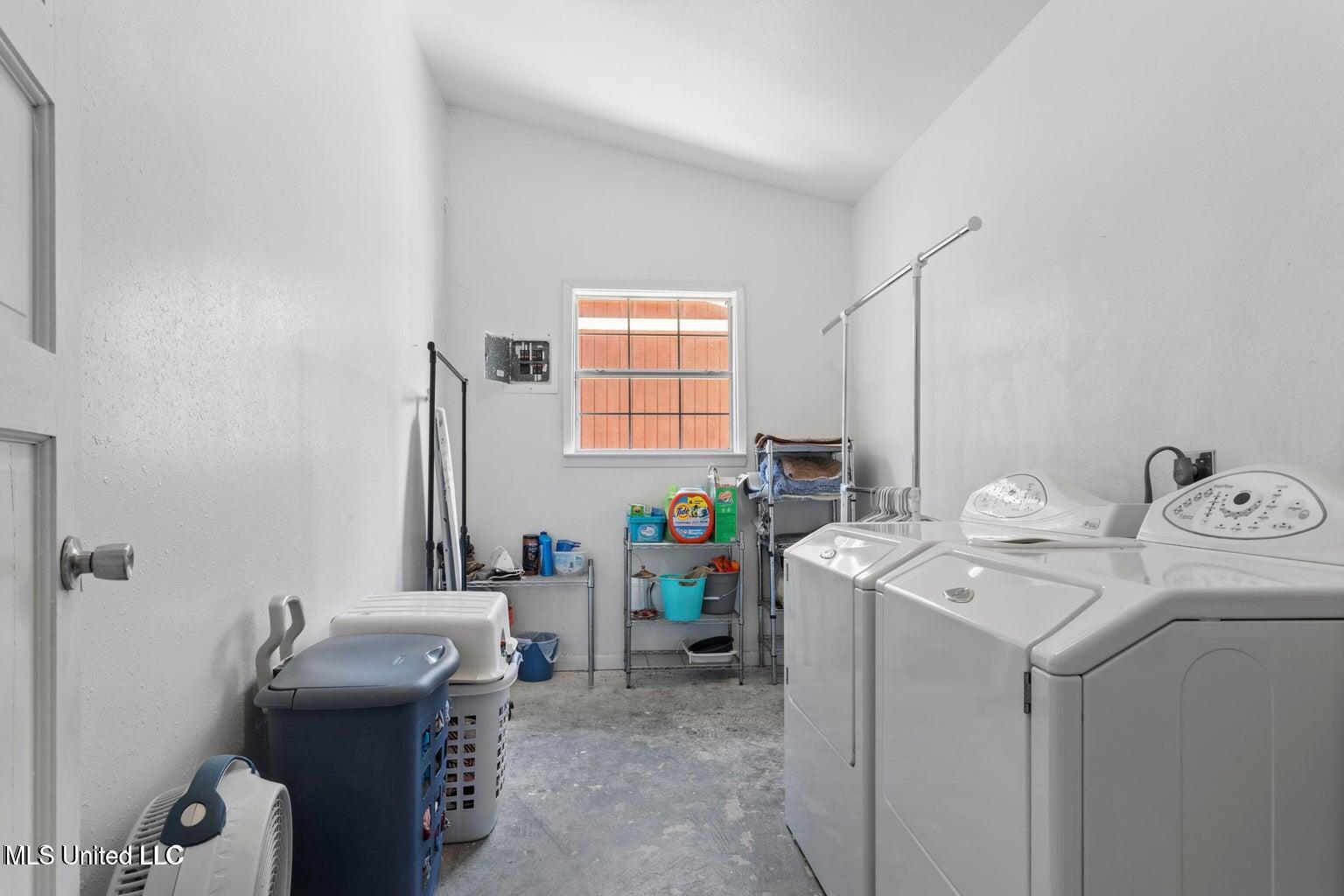 6 Davis Bayou Circle Ocean Springs, MS 39564 - Photo 50 of 67 20241221174106600177000000-o