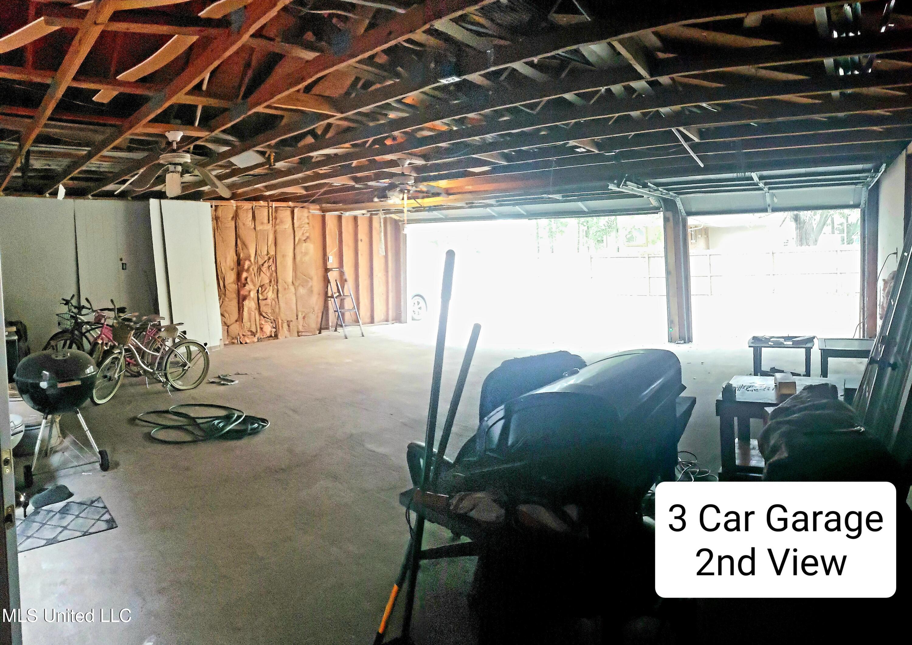 6 Davis Bayou Circle Ocean Springs, MS 39564 - Photo 9 of 67 20241204_163853