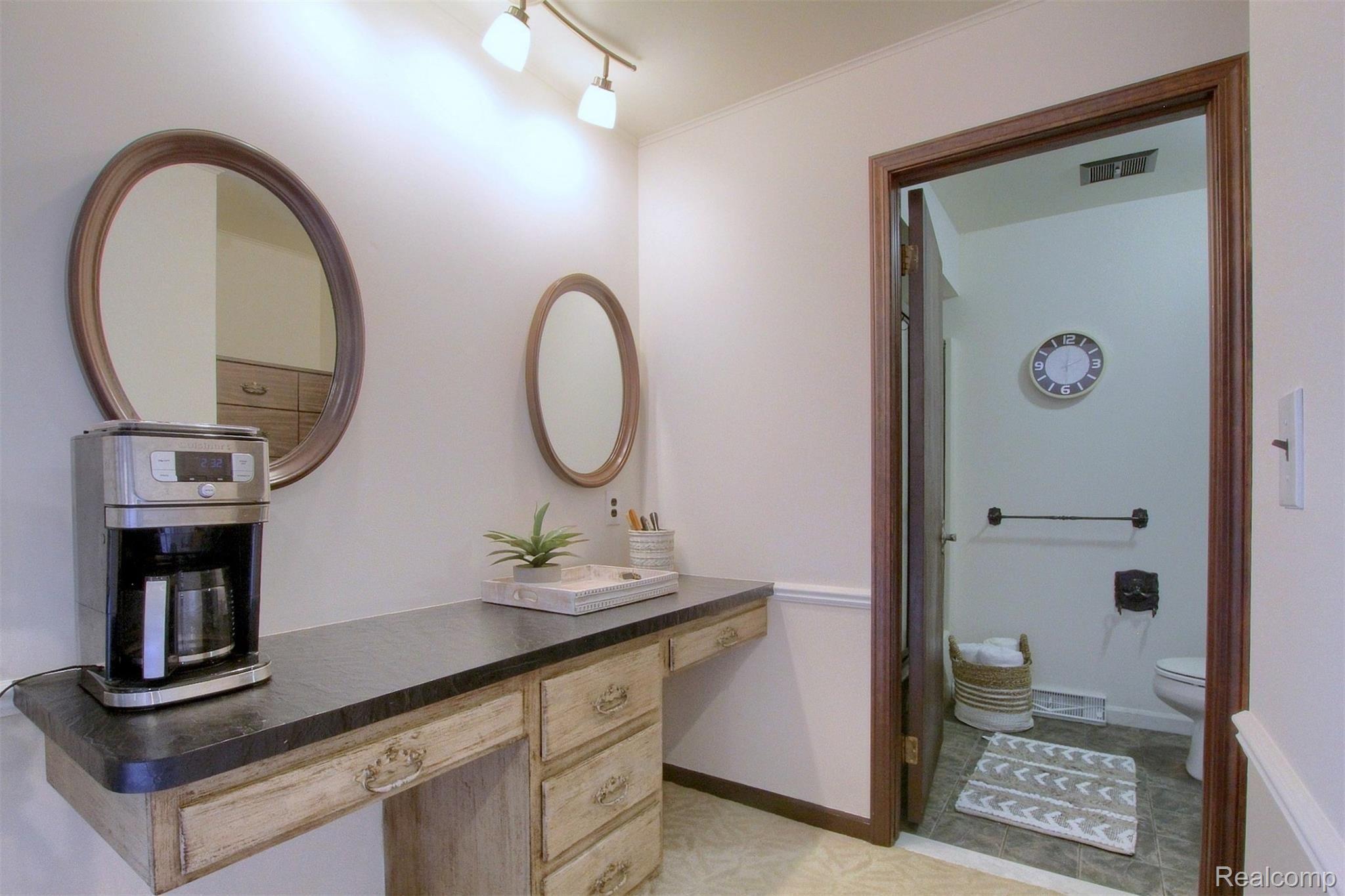 33110 King Road New Boston, MI 48164 - Photo 21 of 31 21-Master-Bathroom.jpg