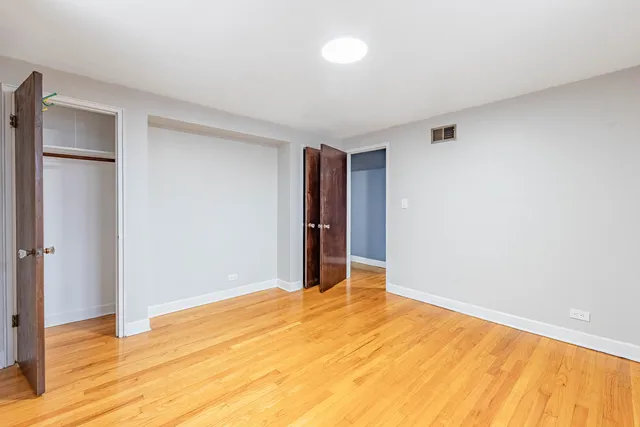 $2,000 | 3941 West Ainslie Street, Chicago, IL 60625