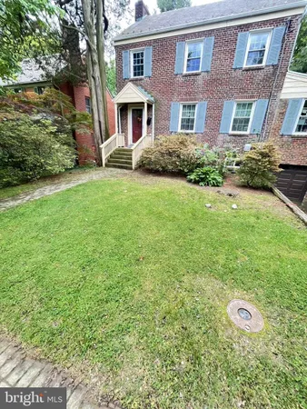 $3,450 | 812 Woodside Parkway, Silver Spring, MD 20910