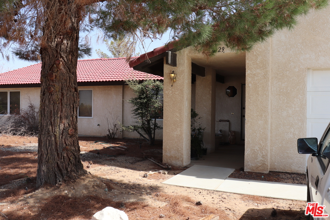 17029 Llanto Road Apple Valley, CA 92307 - Photo 1 of 5 Gallery Image 1
