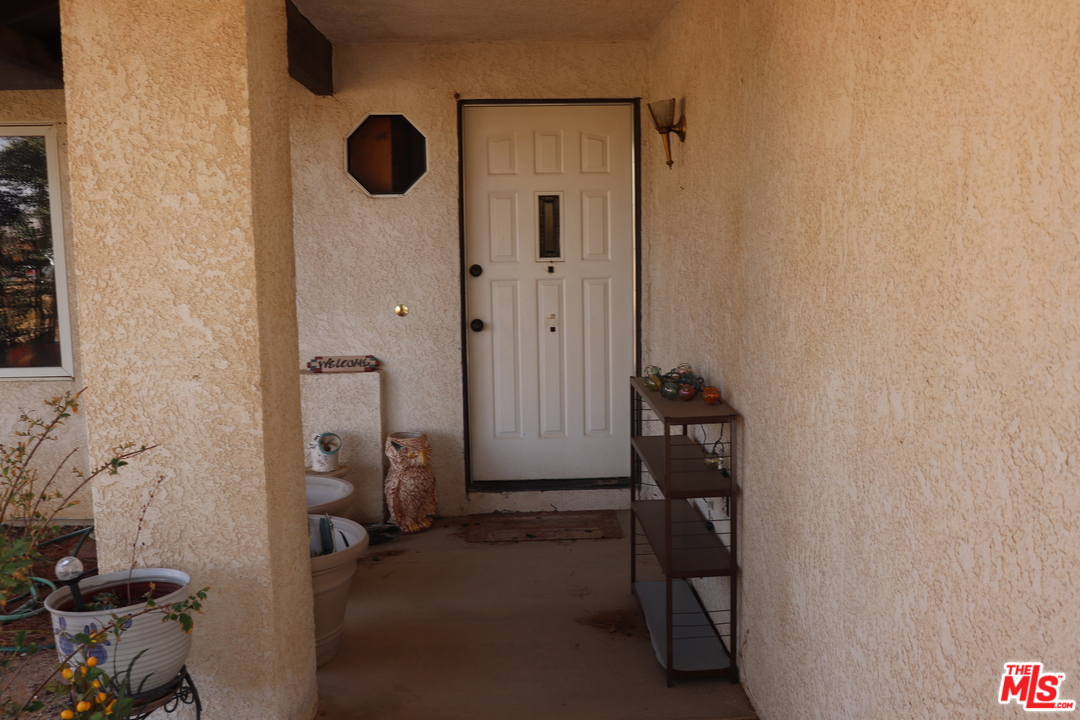 17029 Llanto Road Apple Valley, CA 92307 - Photo 2 of 5 Gallery Image 2