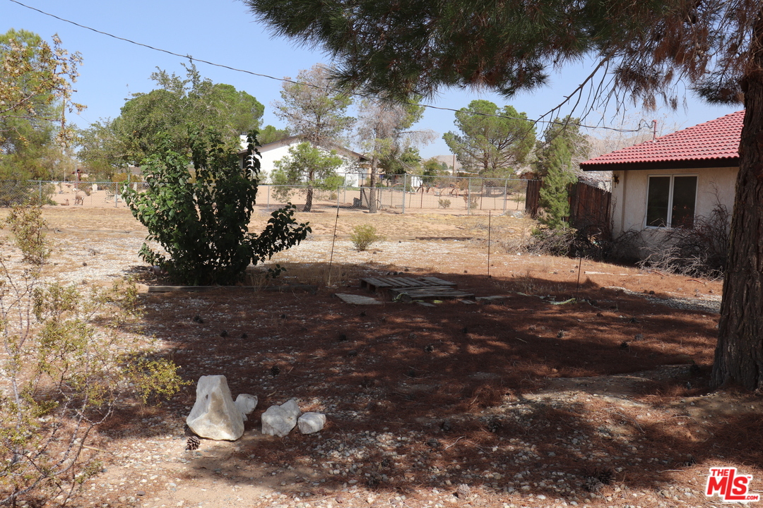 17029 Llanto Road Apple Valley, CA 92307 - Photo 3 of 5 Gallery Image 3