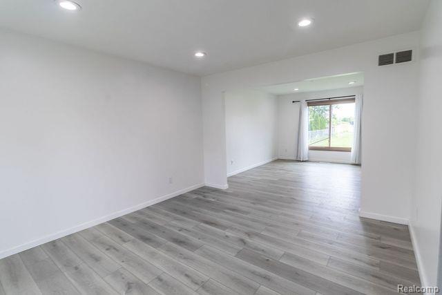 38772 Westchester Road Sterling Heights, MI 48310 - Photo 11 of 58 Gallery Image 11