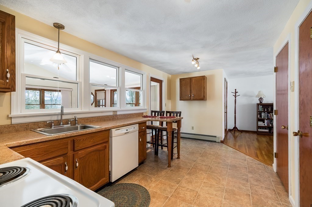 13 Honeysuckle Road Gloucester, MA 01930 - Photo 12 of 33