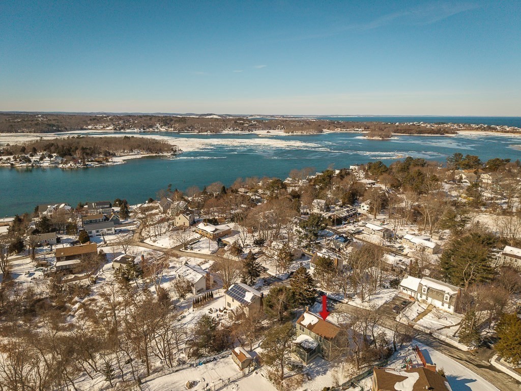 13 Honeysuckle Road Gloucester, MA 01930 - Photo 4 of 33