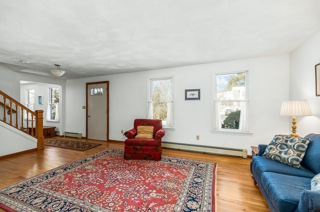13 Honeysuckle Road Gloucester, MA 01930 - Photo 8 of 33