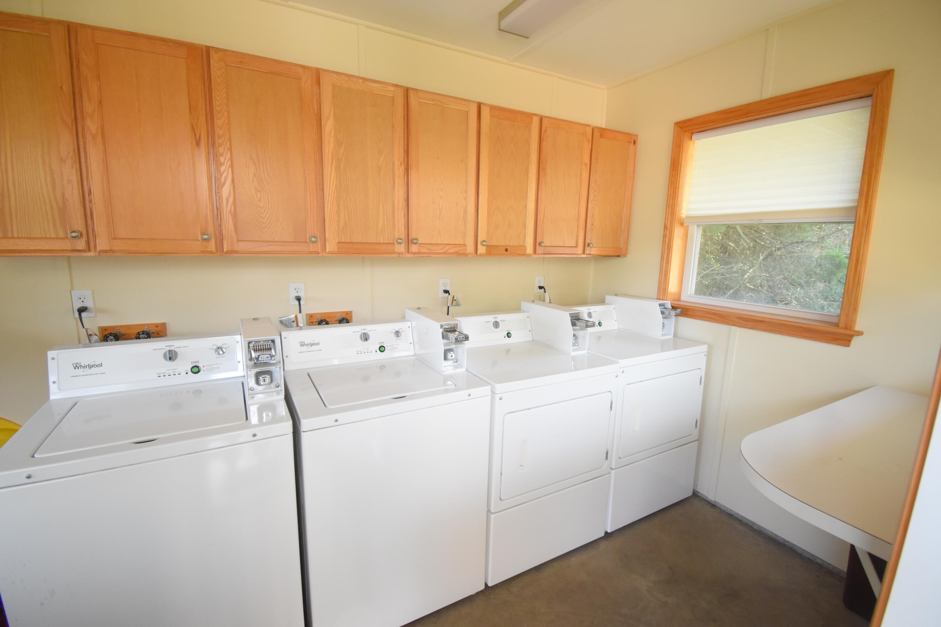981 East Washington Street Rensselaer, IN 47978 - Photo 19 of 21 a utility room with dryer and washer