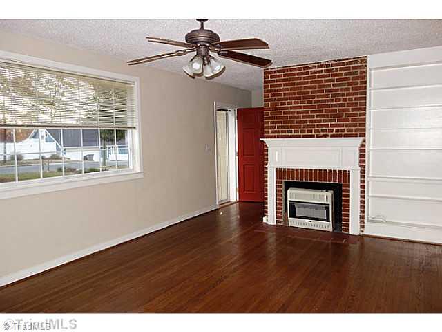 421 Ridgecrest Road Asheboro, NC 27203 - Photo 4 of 16 Living Room.