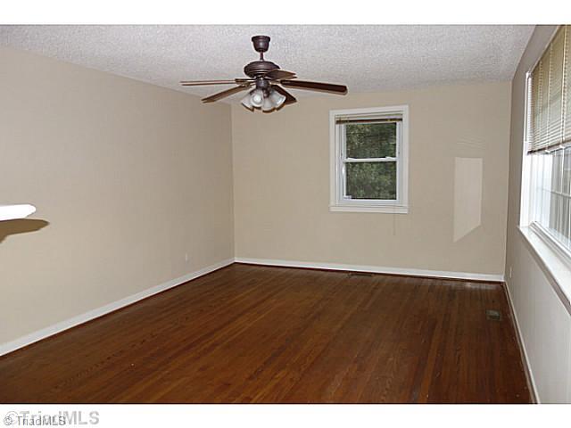 421 Ridgecrest Road Asheboro, NC 27203 - Photo 5 of 16 Living Room.