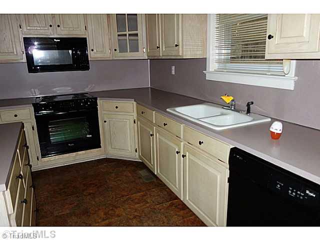 421 Ridgecrest Road Asheboro, NC 27203 - Photo 7 of 16 Kitchen. New Appliances