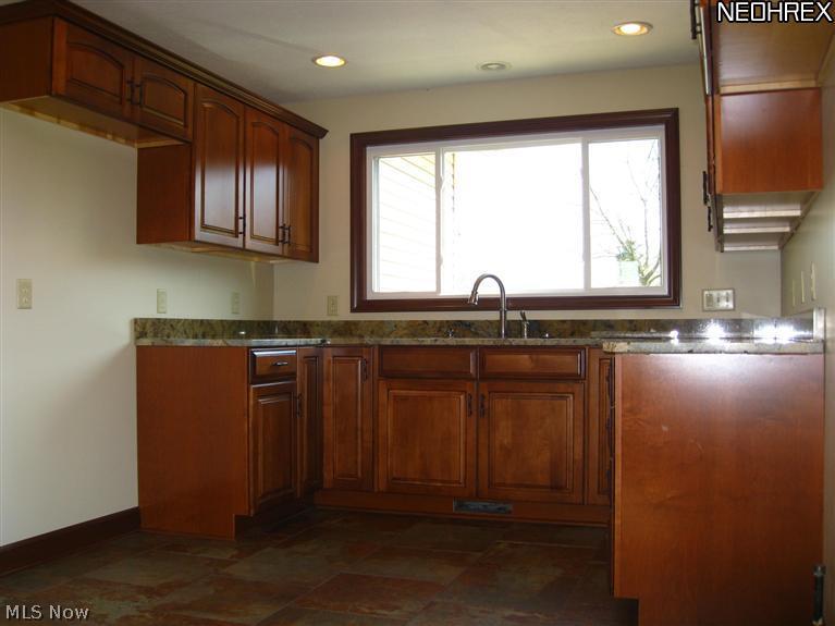 2648 Mayfair Road Akron, OH 44312 - Photo 7 of 22 Gallery Image 7