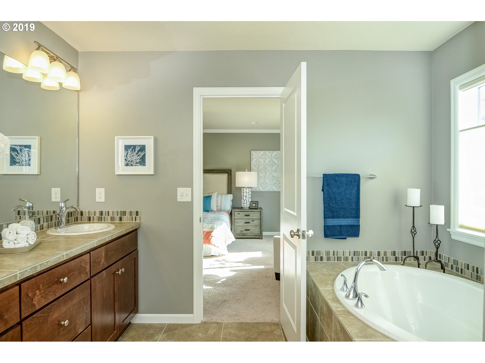 17034 Southeast Rhododendron Street Happy Valley, OR 97086 - Photo 14 of 29 Bathroom, Attached
