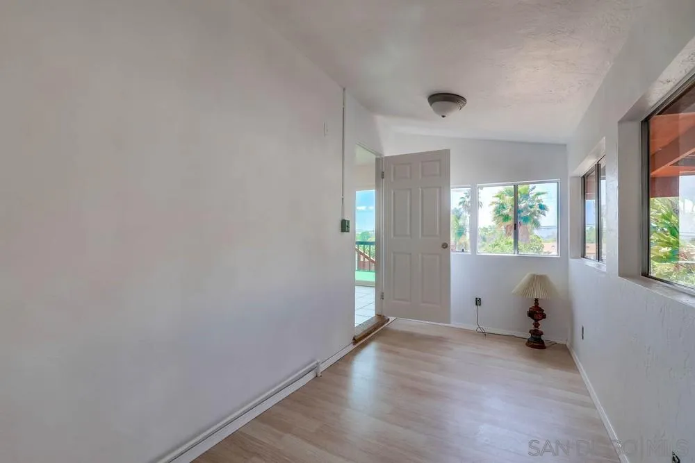 1219 Cresthill Road El Cajon, CA 92021 - Photo 12 of 37 Gallery Image 12