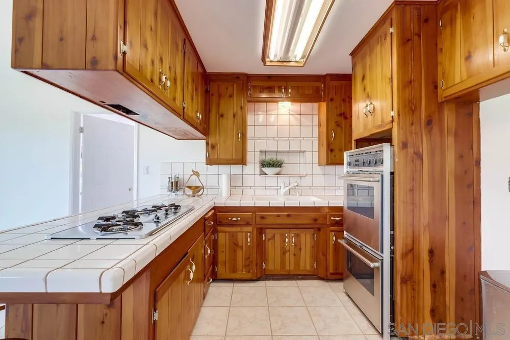 1219 Cresthill Road El Cajon, CA 92021 - Photo 19 of 37 Gallery Image 19