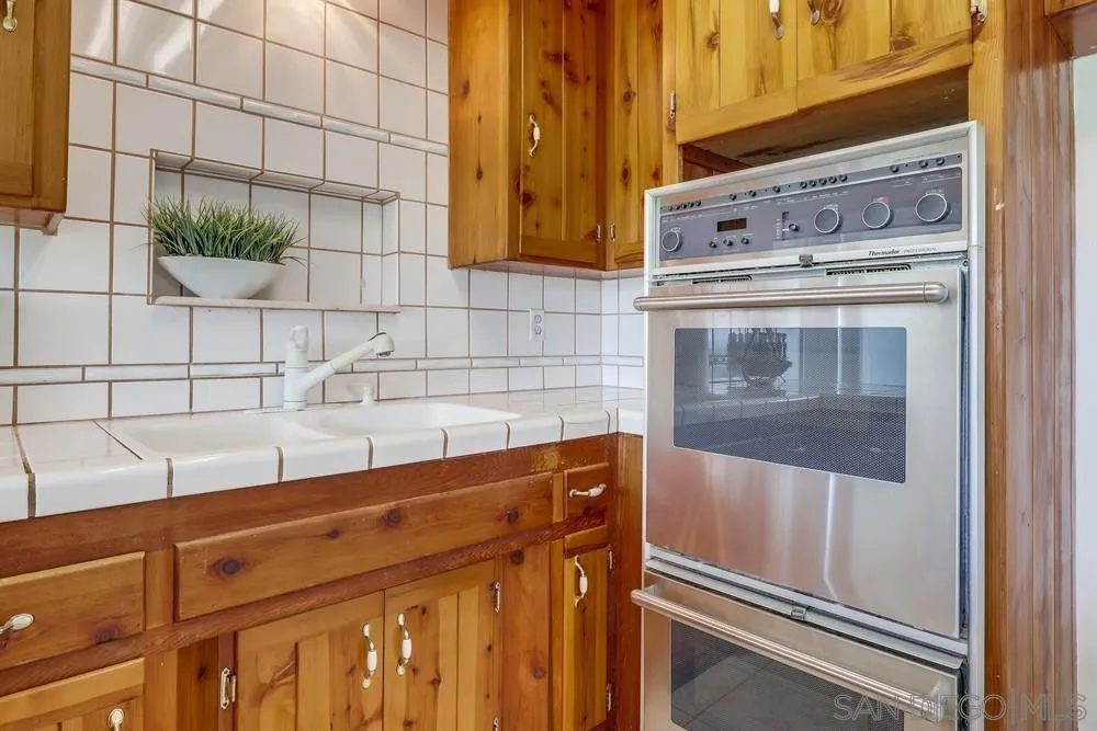 1219 Cresthill Road El Cajon, CA 92021 - Photo 21 of 37 Gallery Image 21