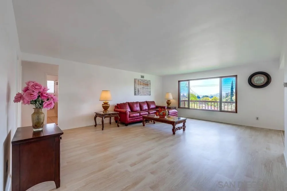 1219 Cresthill Road El Cajon, CA 92021 - Photo 9 of 37 Gallery Image 9
