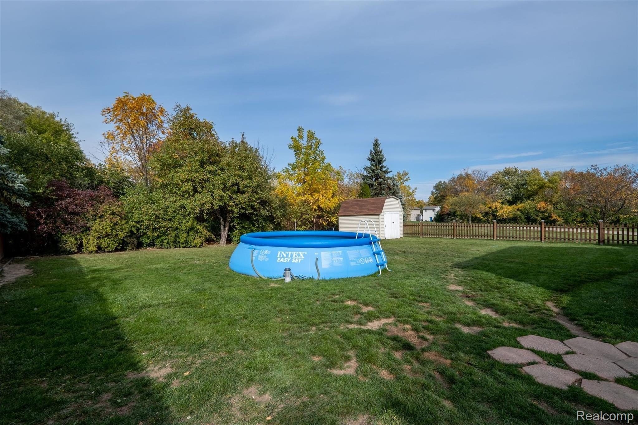 1053 Milverton Road Troy, MI 48083 - Photo 38 of 44 1053 Milverton Dr (39 of 46).jpg