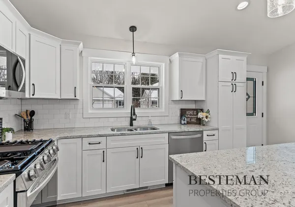 $439,900 | 1516 West Addison Way, Muskegon, MI 49445