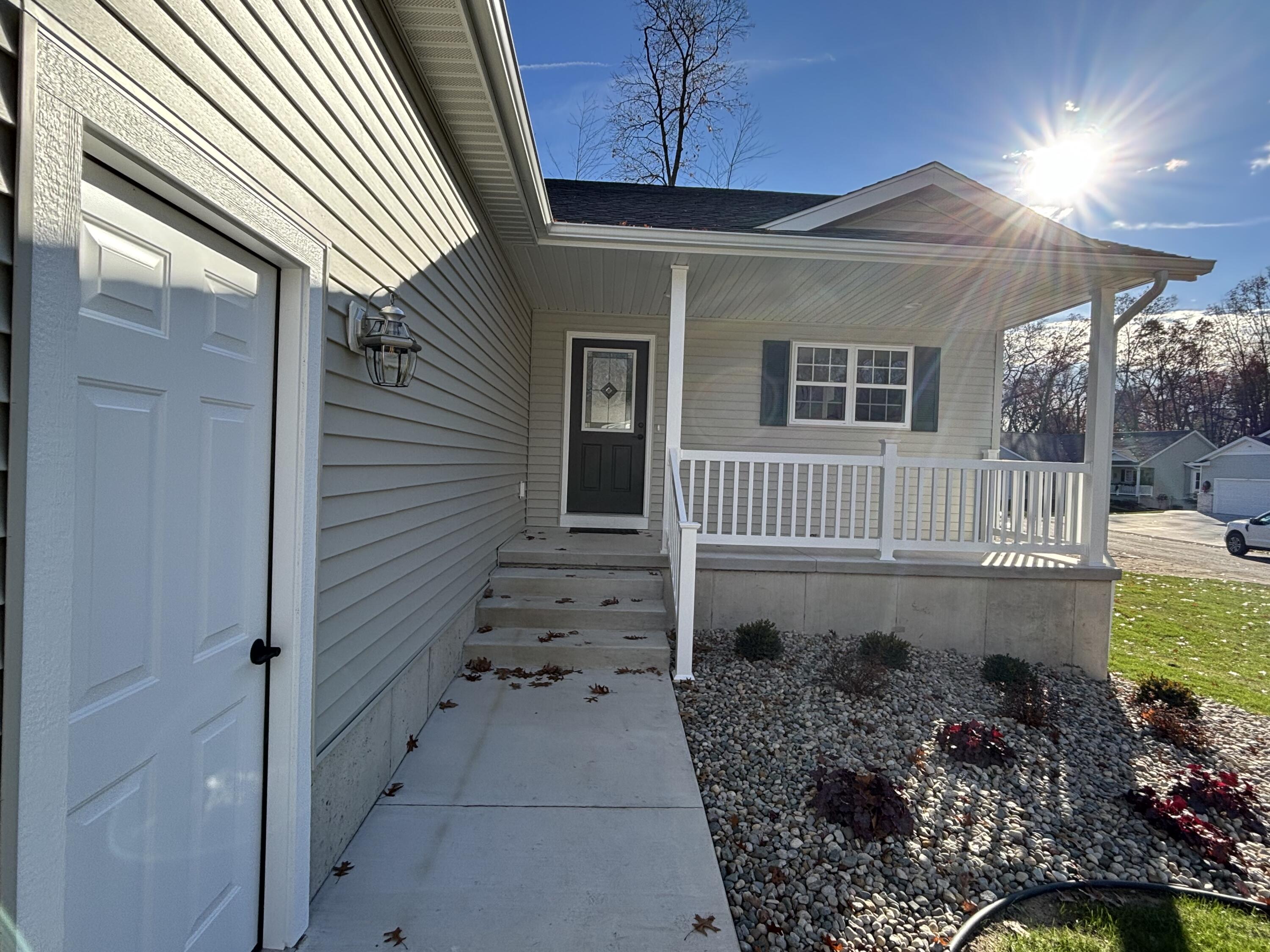 1516 West Addison Way Muskegon, MI 49445 - Photo 3 of 59 IMG_5433