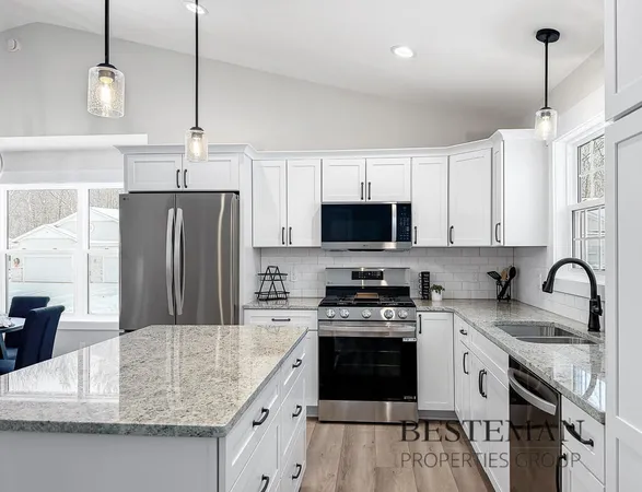 $439,900 | 1516 West Addison Way, Muskegon, MI 49445
