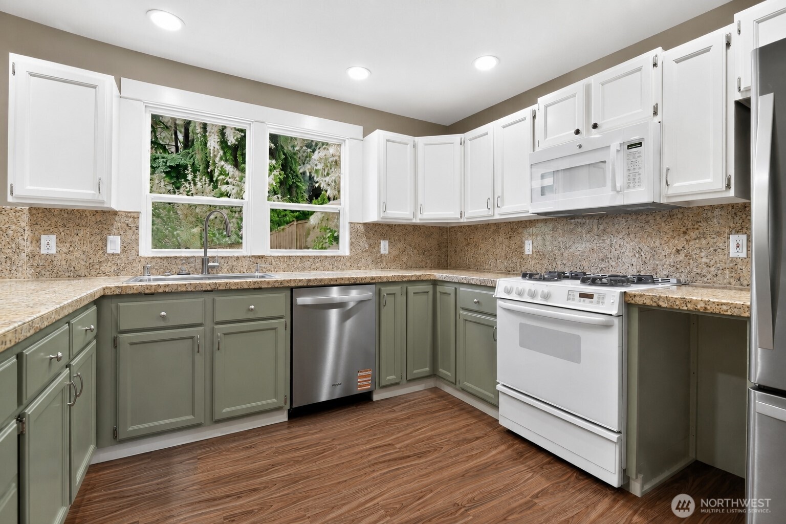 1016 49th Place Southwest Everett, WA 98203 - Photo 6 of 35