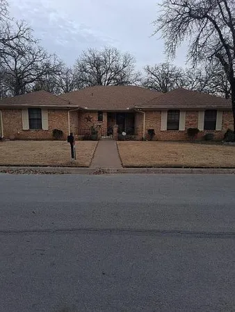$375,000 | 1000 Lakeridge Drive, Azle, TX 76020