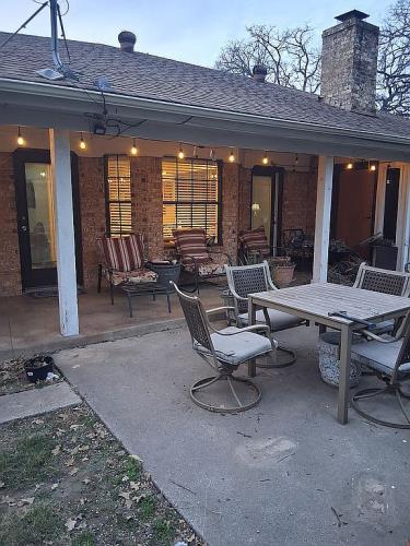 1000 Lakeridge Drive Azle, TX 76020 - Photo 5 of 13