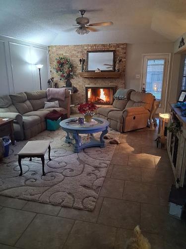 1000 Lakeridge Drive Azle, TX 76020 - Photo 8 of 13