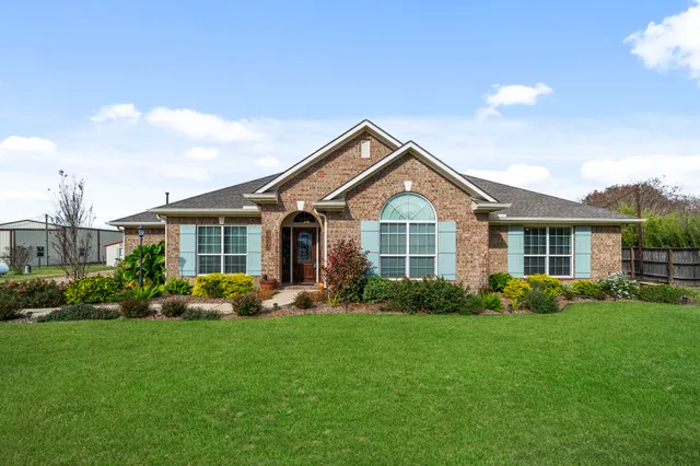 $529,900 | 9016 Dixie Lane, Needville, TX 77461