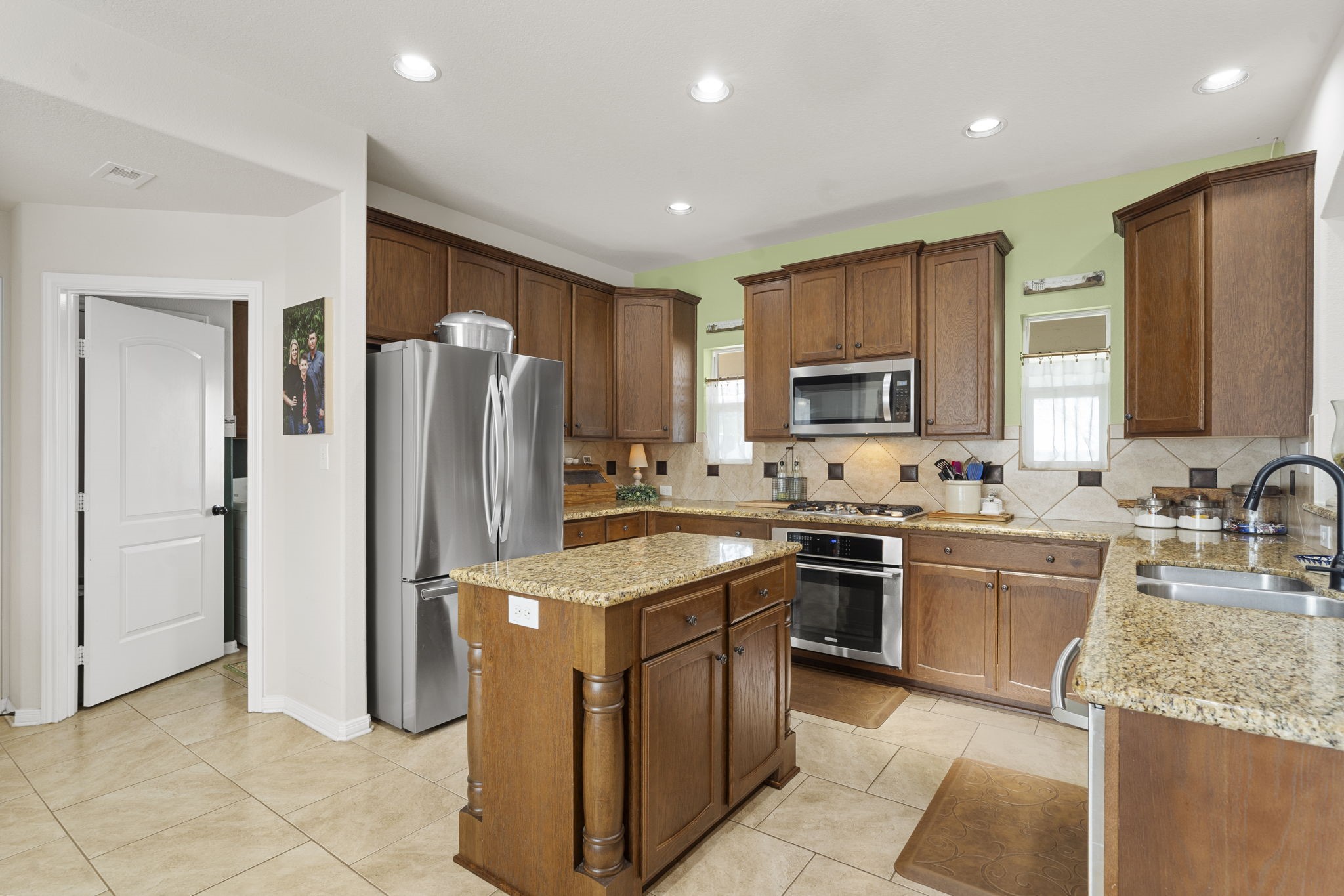 9016 Dixie Lane Needville, TX 77461 - Photo 14 of 38