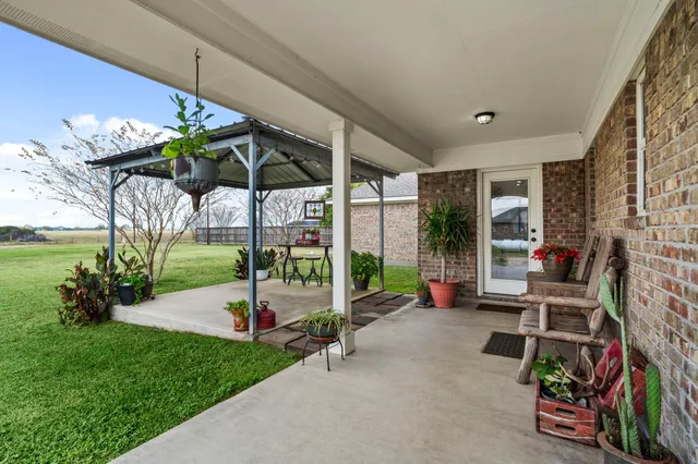 $529,900 | 9016 Dixie Lane, Needville, TX 77461