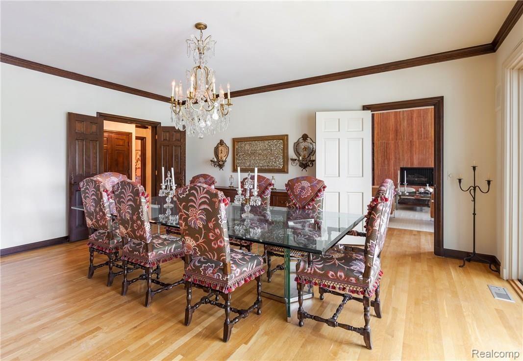 32487 Scottsdale Road Farmington, MI 48334 - Photo 8 of 32 7 Dining room cropped.jpg