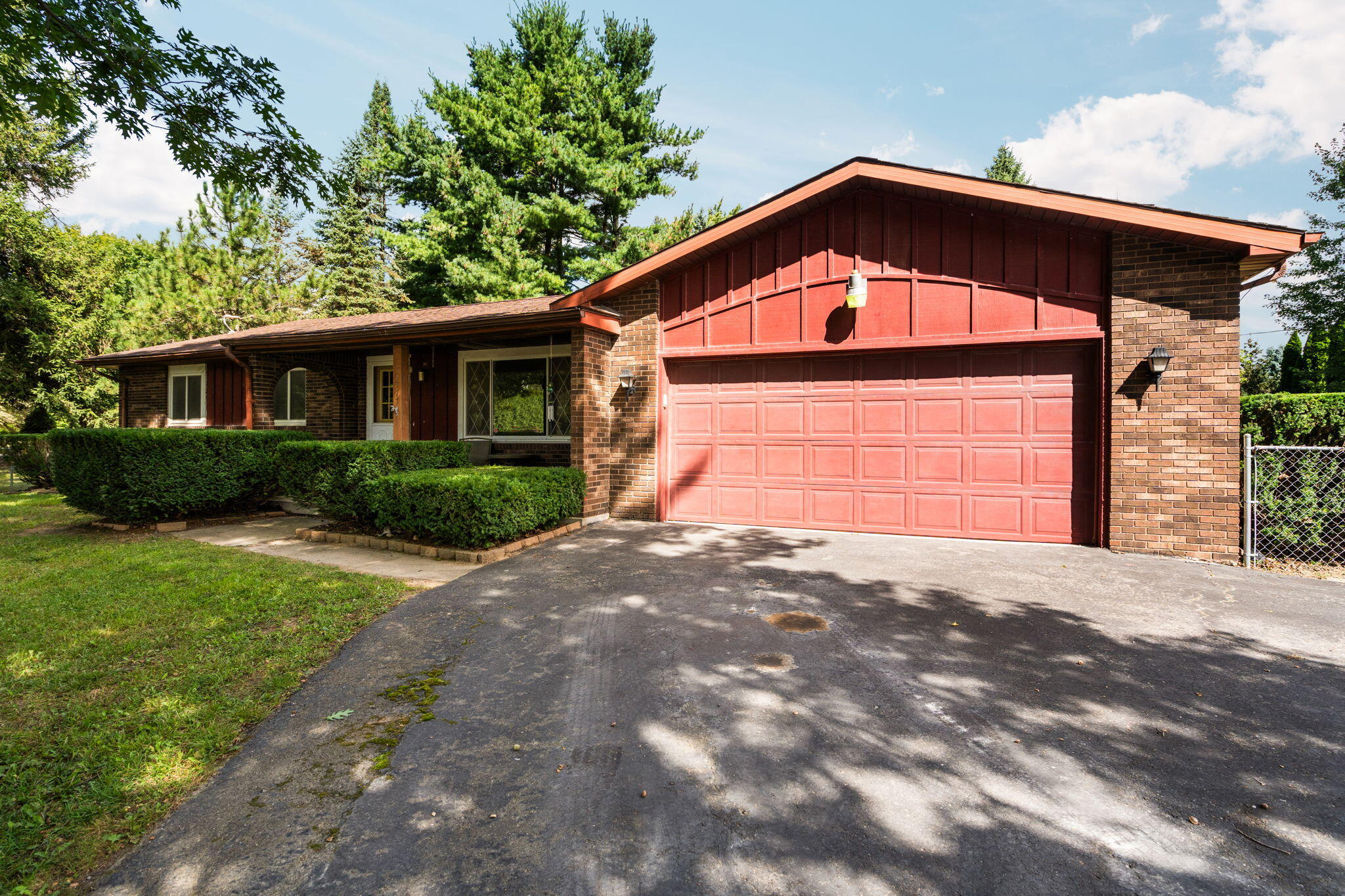 9977 Bemis Road Ypsilanti, MI 48197 - Photo 2 of 35 28-web-or-mls-DSC04430
