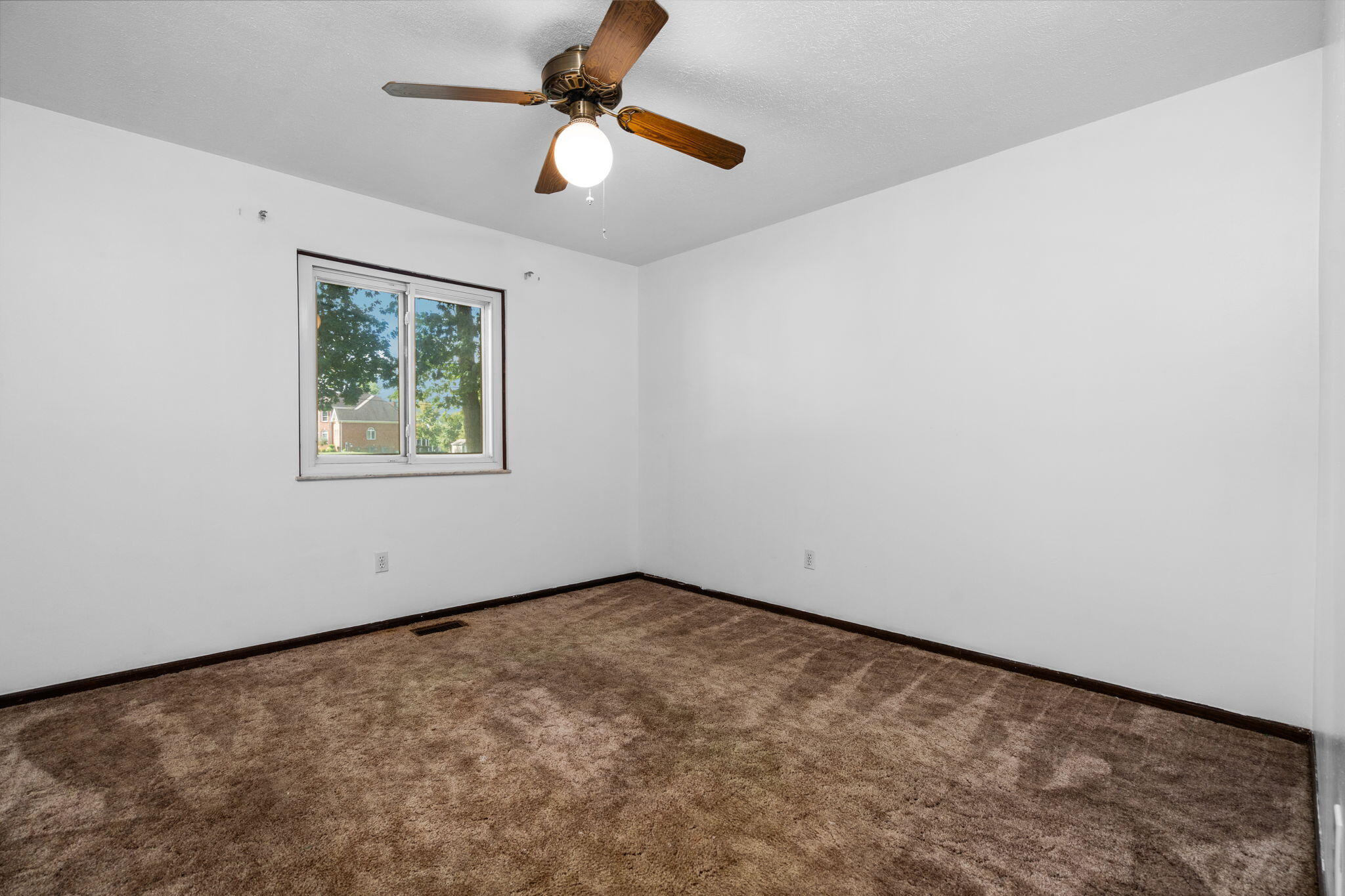 9977 Bemis Road Ypsilanti, MI 48197 - Photo 7 of 35 6-web-or-mls-DSC04313