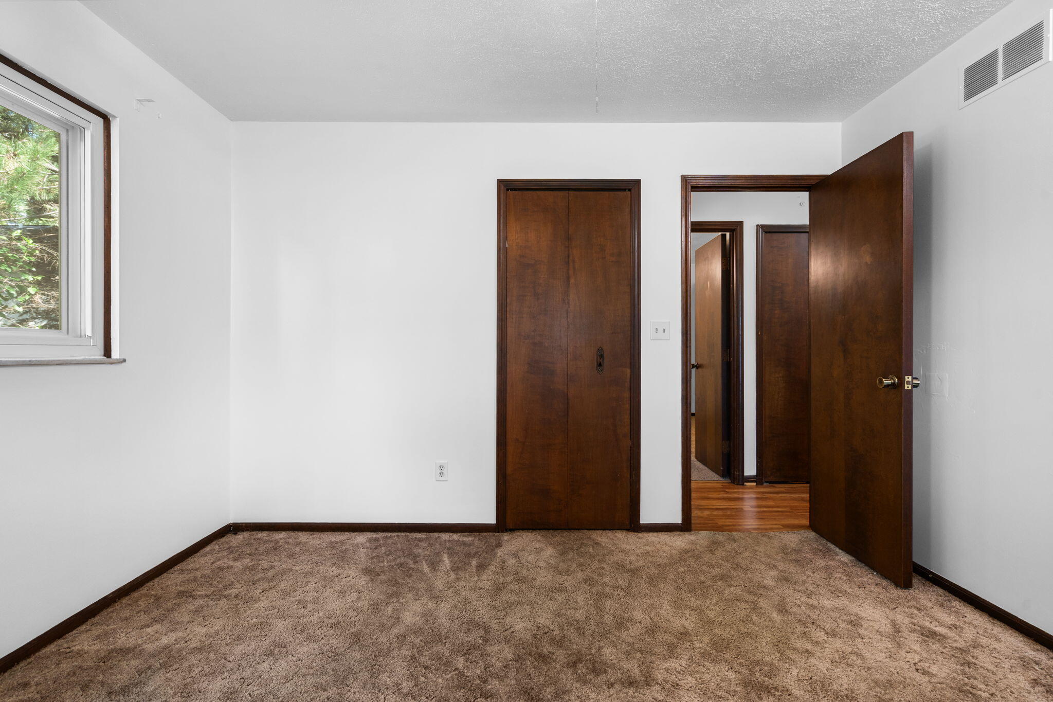 9977 Bemis Road Ypsilanti, MI 48197 - Photo 10 of 35 9-web-or-mls-DSC04334