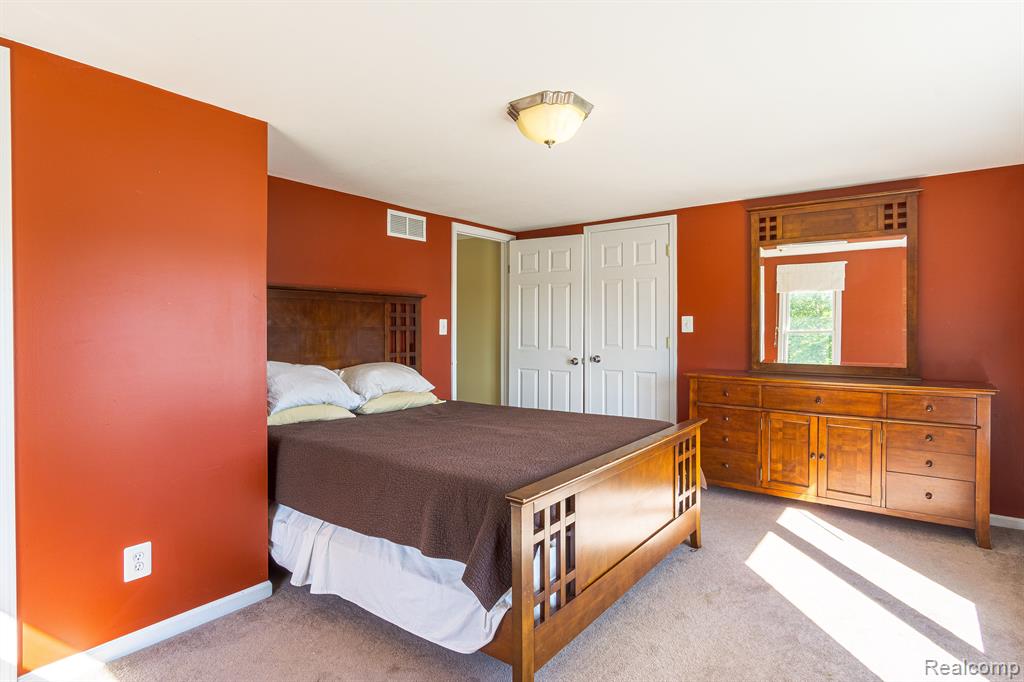 6595 Bennett Lake Road Fenton, MI 48430 - Photo 19 of 29