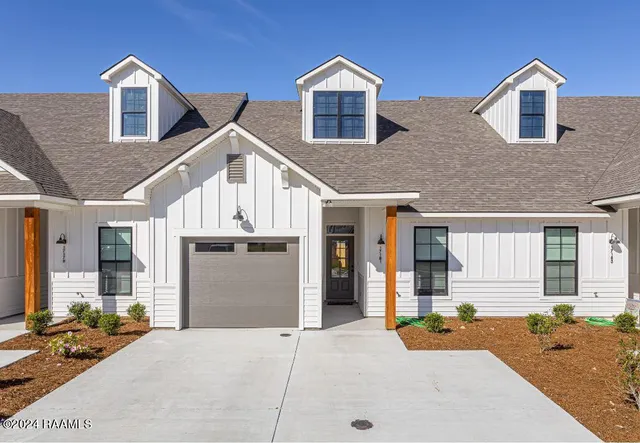 $1,875 | 110 Foster Grove, Youngsville, LA 70592