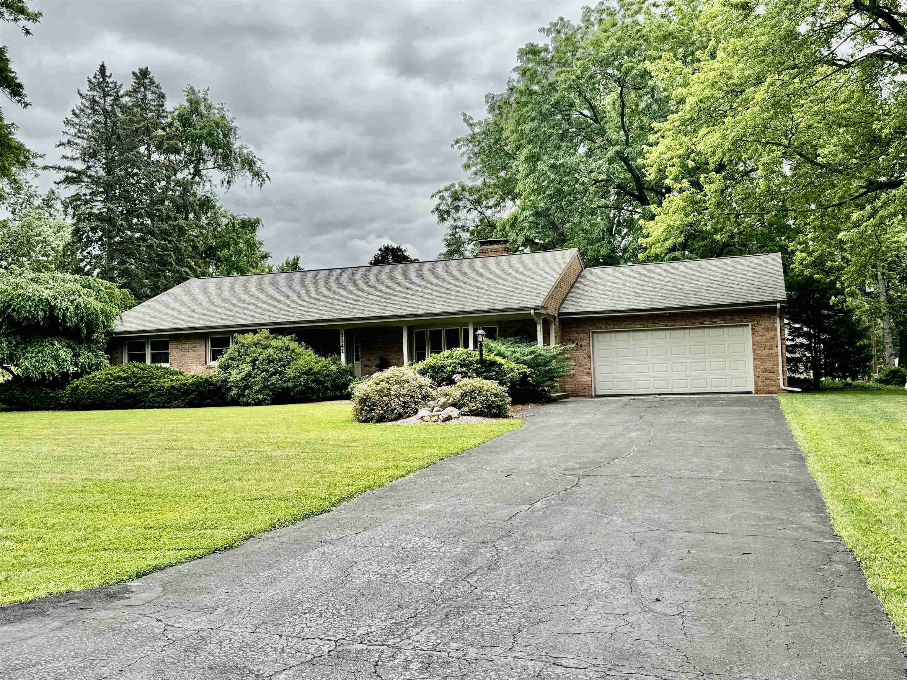 3542 Bee Lane Beloit, WI 53511 - Photo 1 of 29
