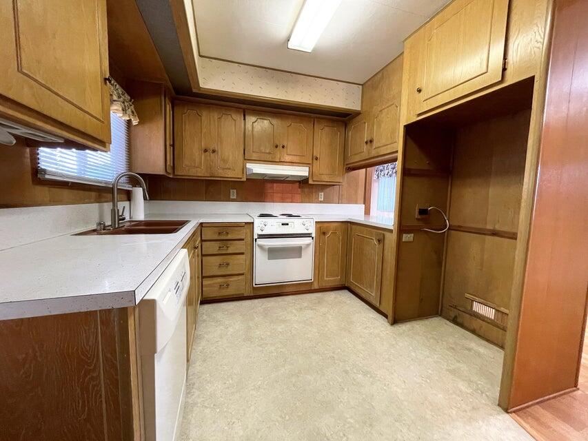 2252 Table Rock Road, Unit SPC 112 Medford, OR 97501 - Photo 7 of 22 20220912172456711336000000-o