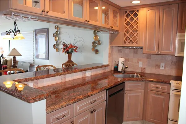 $3,000 | 750 North Ocean Boulevard, Unit 1210, Pompano Beach, FL 33062