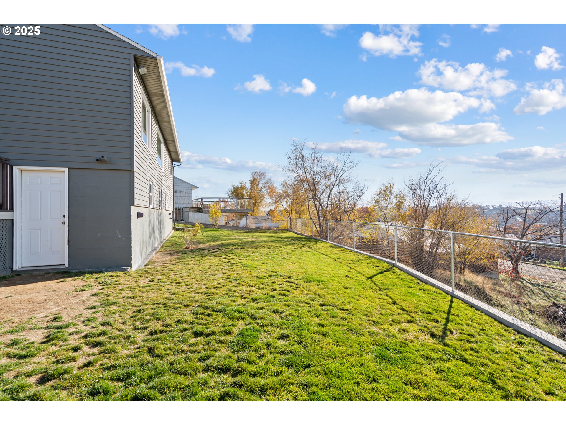 1214 Northwest Furnish Place Pendleton, OR 97801 - Photo 31 of 37 a view of an ocean view