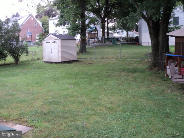 217 Madison Road Willow Grove, PA 19090 - Photo 2 of 18 Back Yard