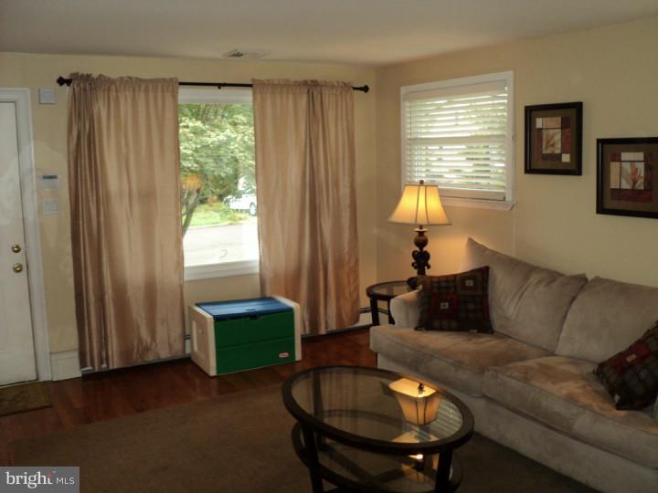 217 Madison Road Willow Grove, PA 19090 - Photo 6 of 18 Living Room