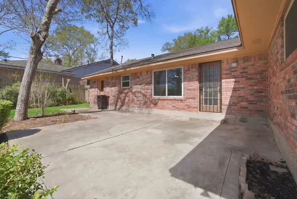 front view of house with a yard