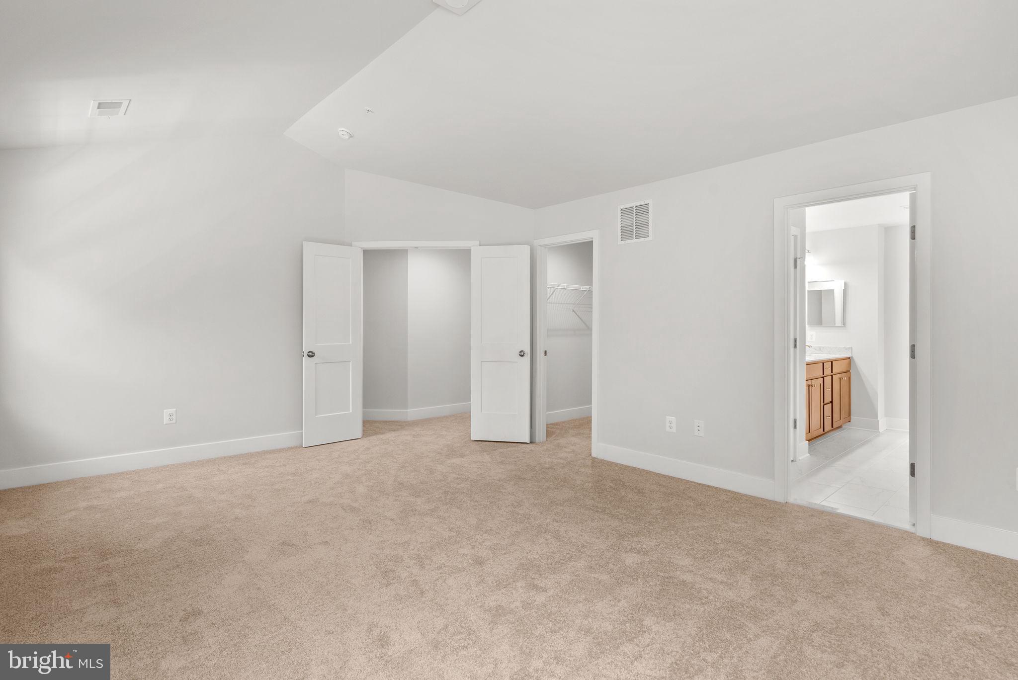 9425 Fairview Avenue Laurel, MD 20723 - Photo 34 of 125 Generous en suite with walk in closet