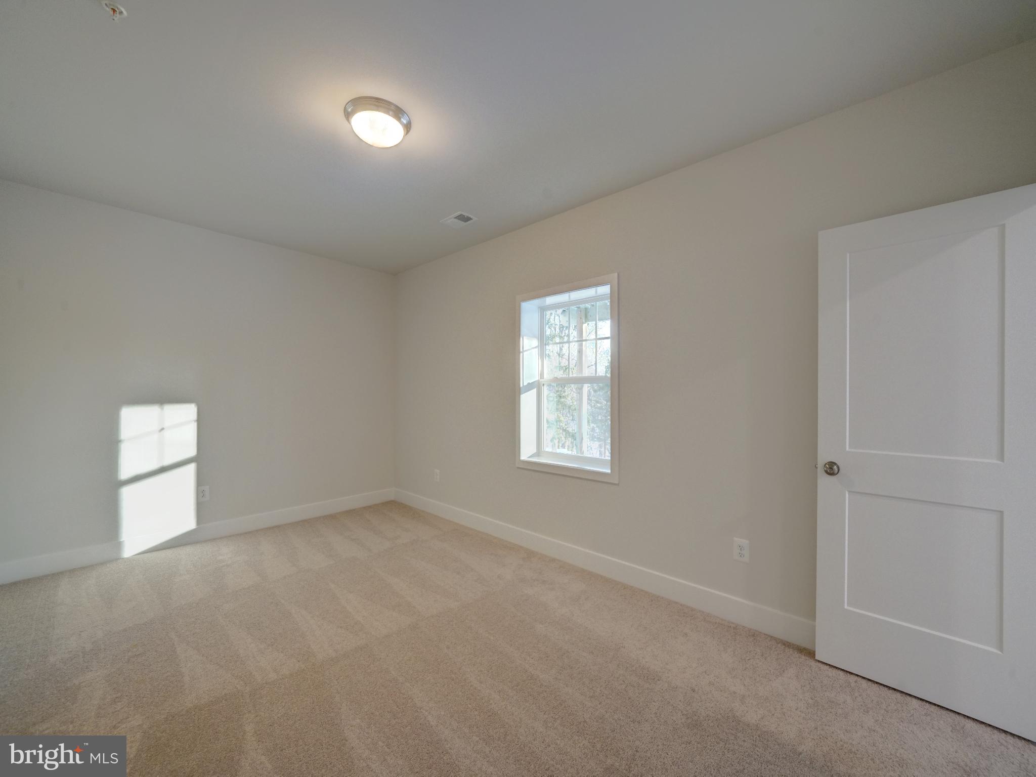 9425 Fairview Avenue Laurel, MD 20723 - Photo 91 of 125 an empty room with windows