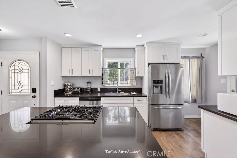 4156 Acacia Street Riverside, CA 92503 - Photo 3 of 21