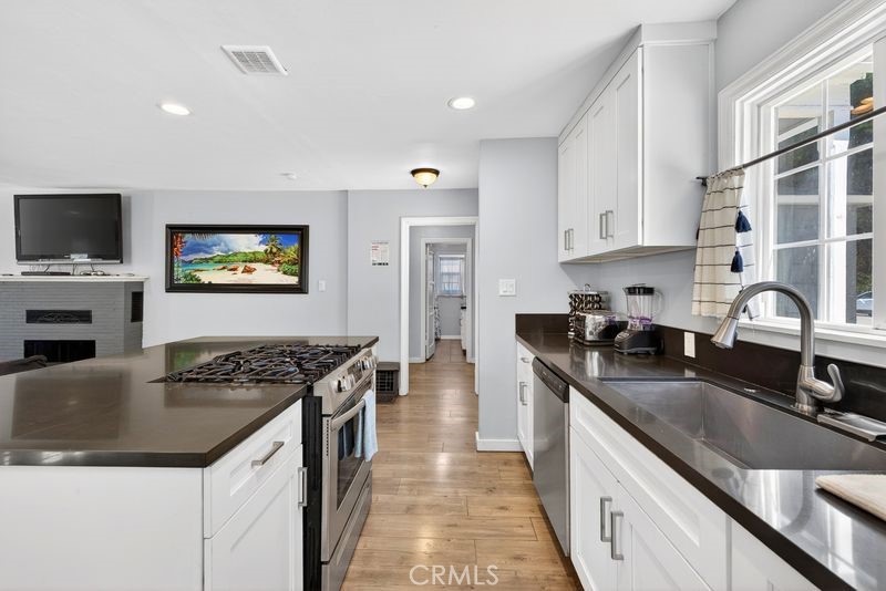 4156 Acacia Street Riverside, CA 92503 - Photo 4 of 21